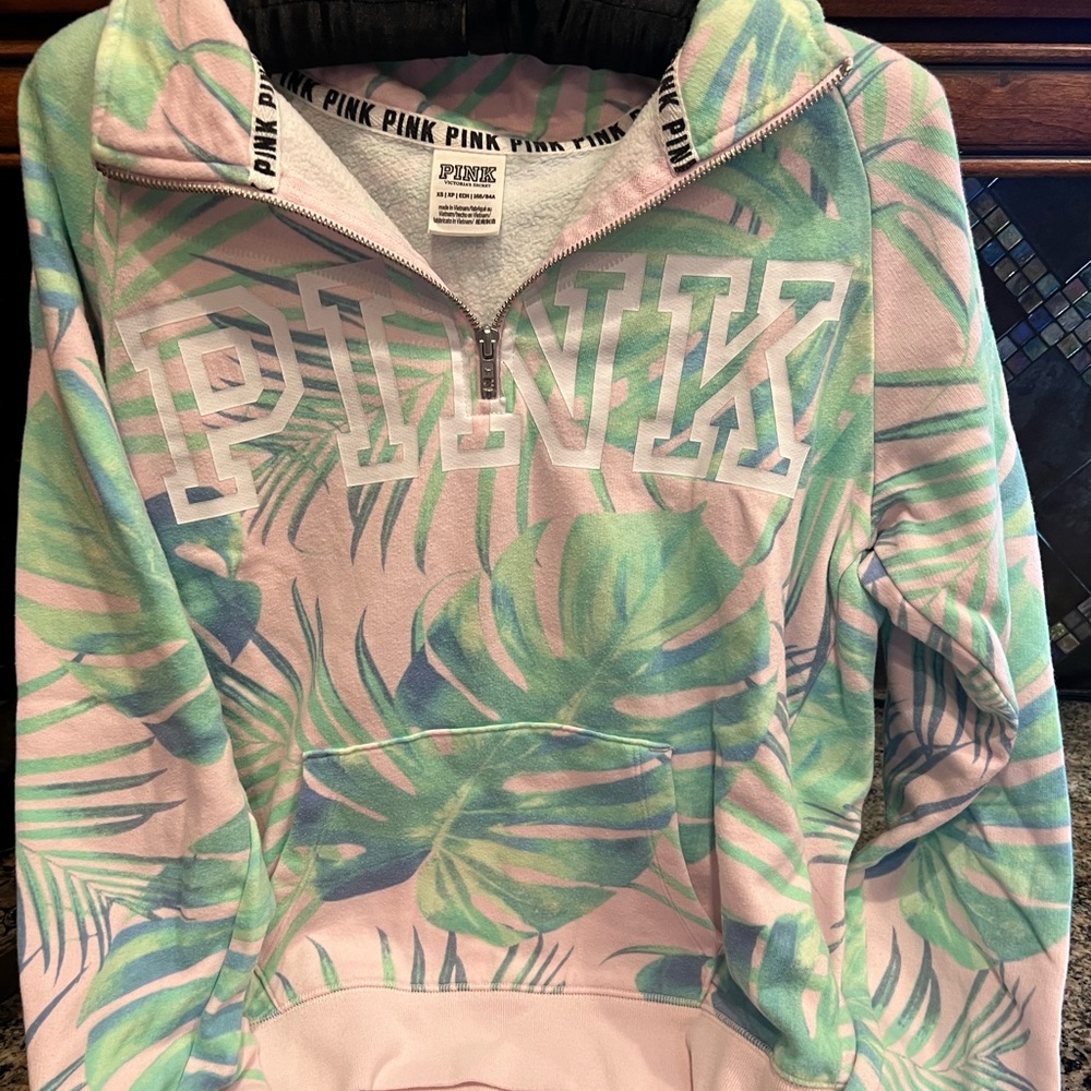 VICTORIA’S SECRET PINK PULLOVER SWEATSHIRT